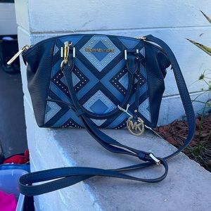 Michael Kors Purse w/ Matching Wristlet